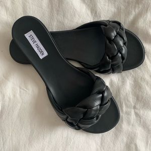 Steve Madden | Black Braided Slides | 8.5 | Sandals